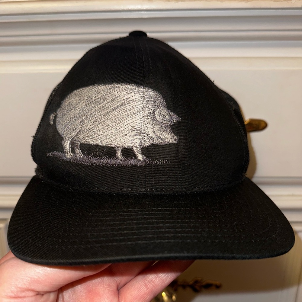 Scarpetta Wines Black Cap with Silver Pig Embroidery, Unisex, One Size Fits Most
